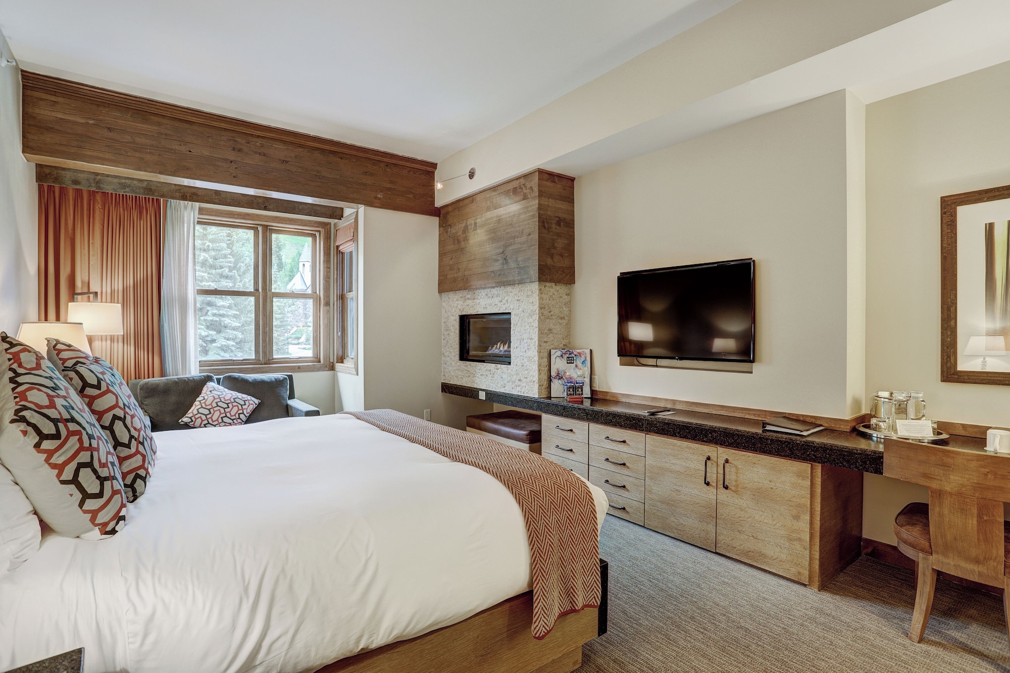 The Osprey at Beaver Creek, a RockResort高级特大床房