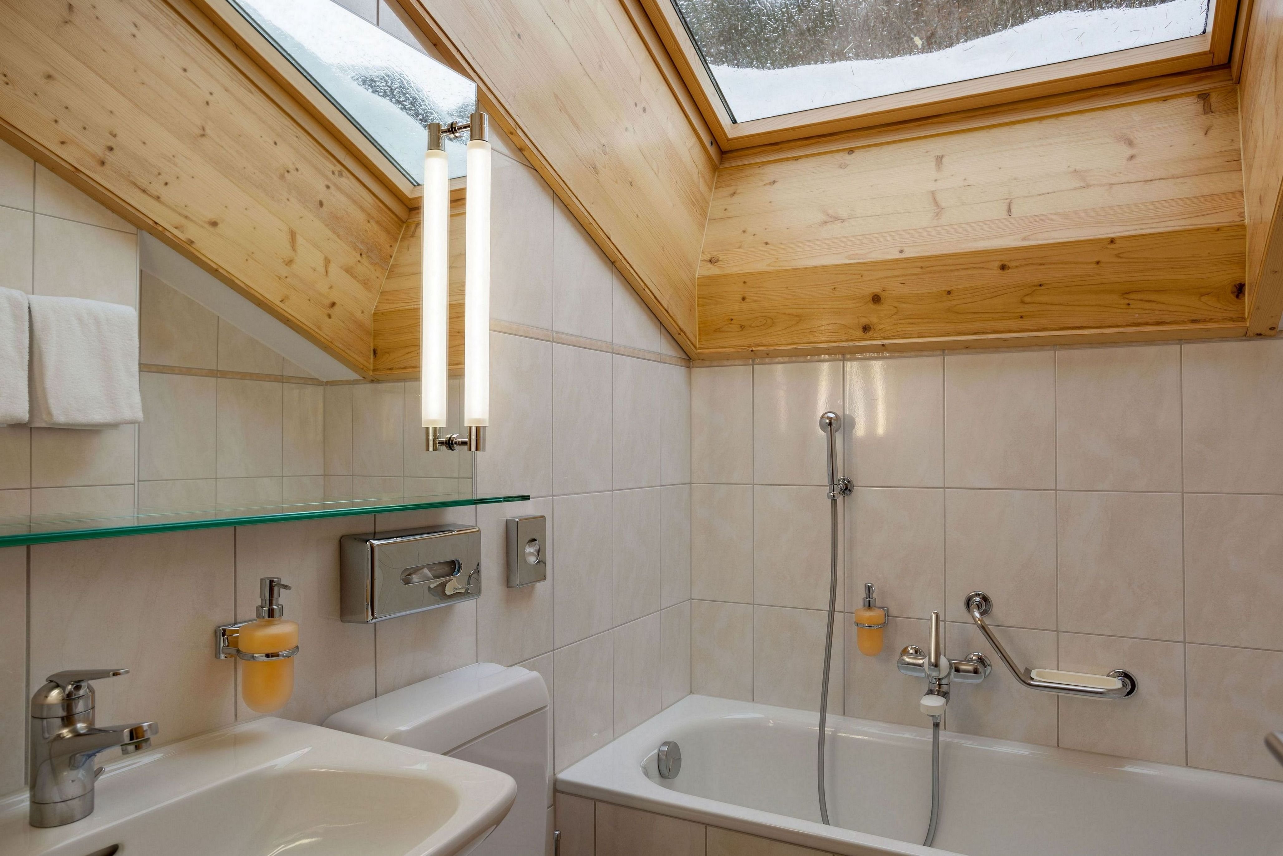 带阳台的标准山景双人间