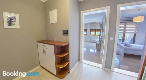 带阳台及城景的双卧室公寓