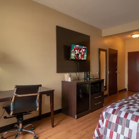 Red Roof Inn & Suites Indianapolis Airport