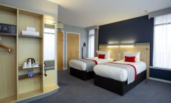 Holiday Inn Express Cheltenham Town Centre