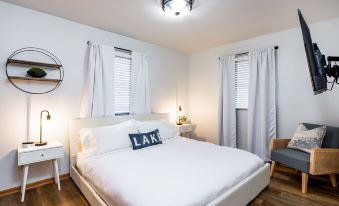 Stone Ledge Lake Getaway - Housity