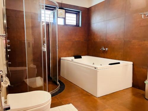 带按摩浴缸的蜜月小屋