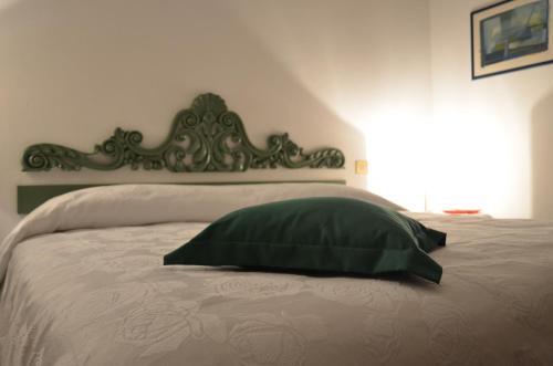 带阳台的两卧室公寓