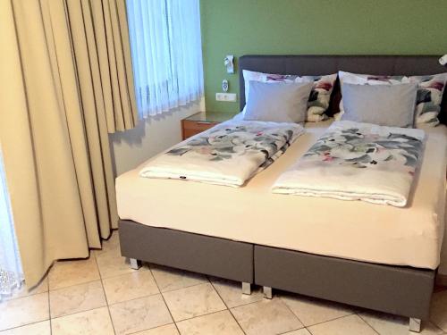 豪华特大床一室房