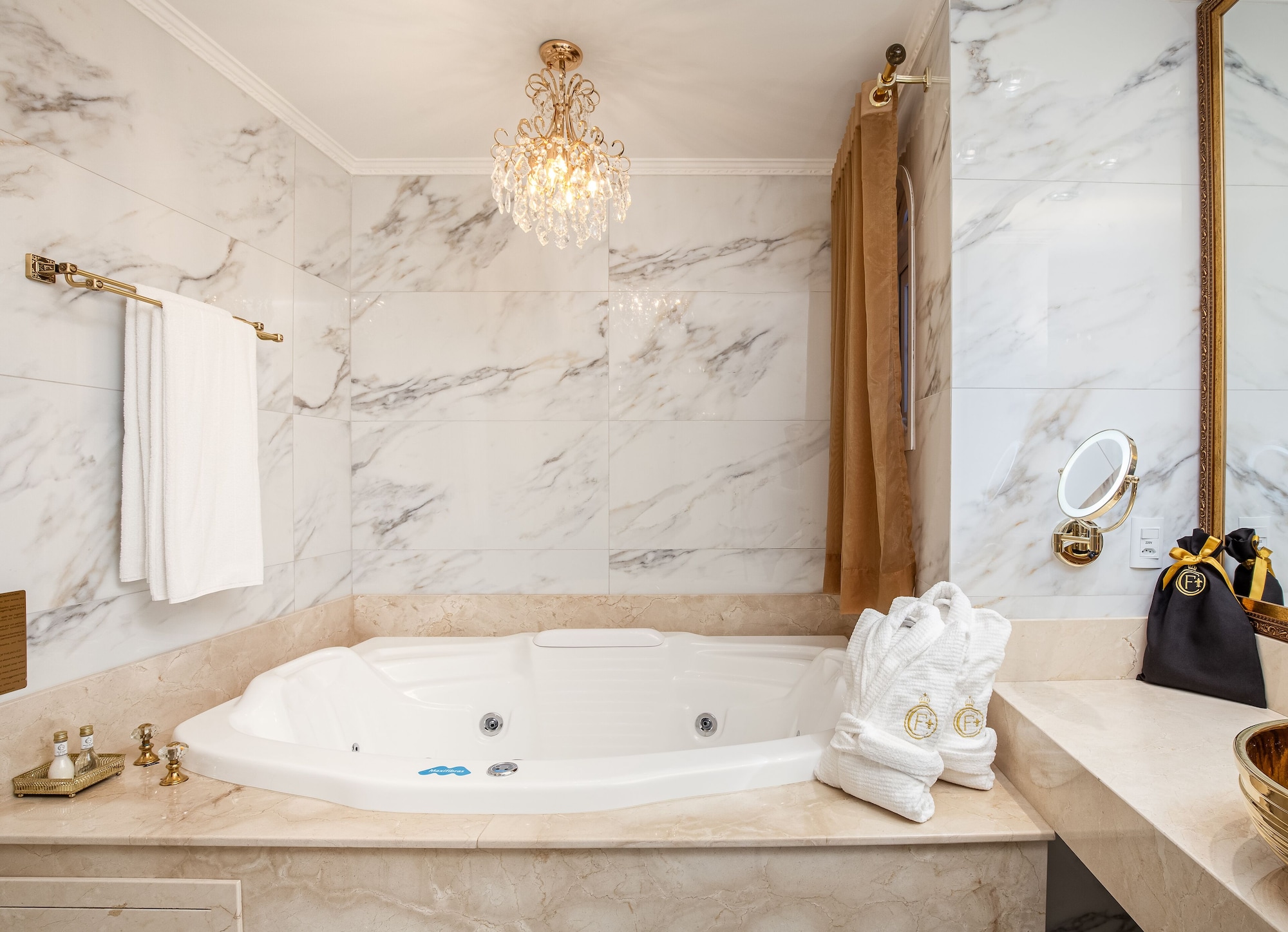 套房带按摩浴缸