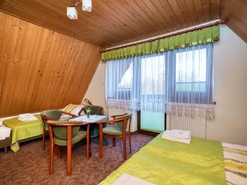 带阳台的四人房