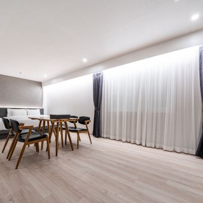 Suite Twin Meeting Room-2 Double (Korean Breakfast Except Monday) Gwangju Hanam New Top Hotel 쿠폰