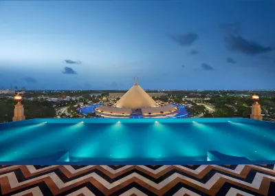 The Leela Gandhinagar Hotele w: 