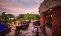 Glades Hotel