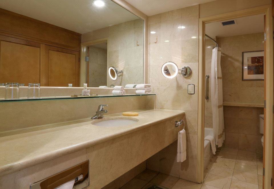 高尔夫景豪华两张双人床房（带阳台）