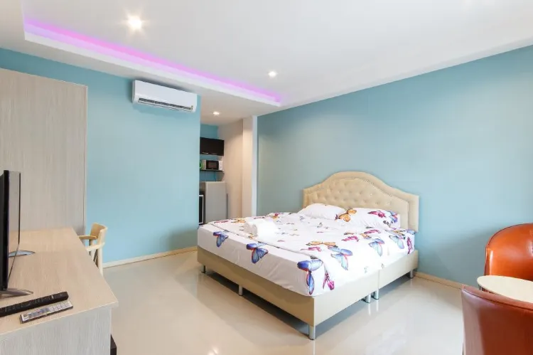 ห้องดีลักซ์ เตียงใหญ่ 1 เตียง