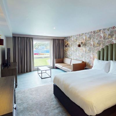 Wildes Suite Van Dyk by Wildes Promo Code