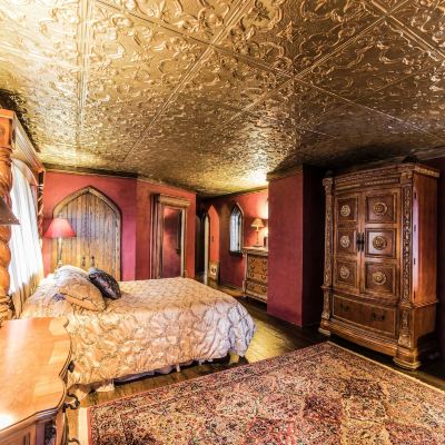 the Royal Bedroom Highlands Castle Promo Code