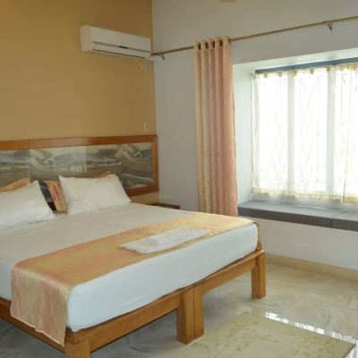 Superior Double Room Ensuite Shalom House Promo Code