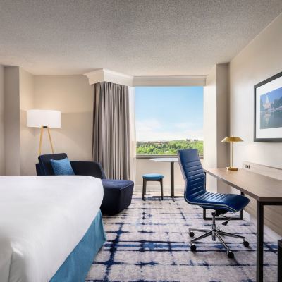 Standard King Room With Mobility Accessible Roll-in Shower Crowne Plaza College Park - Washington DC Promo Code