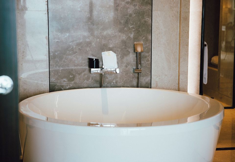 郡雅單臥豪華套房（超大圓形浴缸?帶起居室）