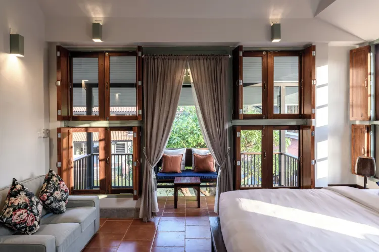 ห้องดีลักซ์ เตียงใหญ่ พร้อมวิวสวน