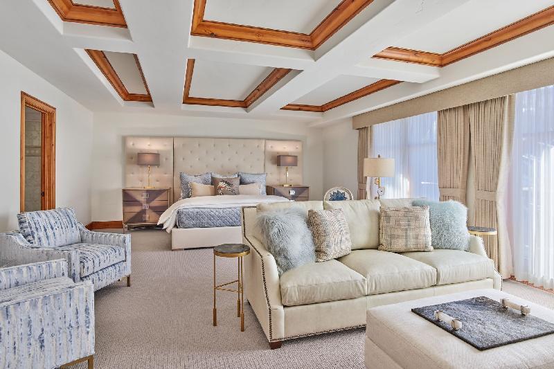 山景顶层，三卧室顶层套房，带阳台