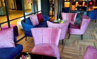 Twins Boutique Hotel - Housity