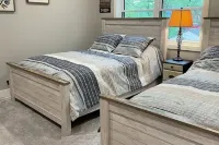 Entire Top Floor Only: Okoboji Oasis/ Private Entrance Hotel di 