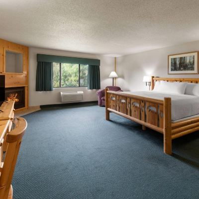 Superior King Room-Non-Smoking AmeriVu Inn & Suites Promo Code