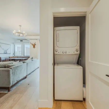 Whitefish Loft, Downtown Condo for 6