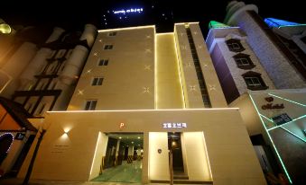 Chungju Hotel Objet
