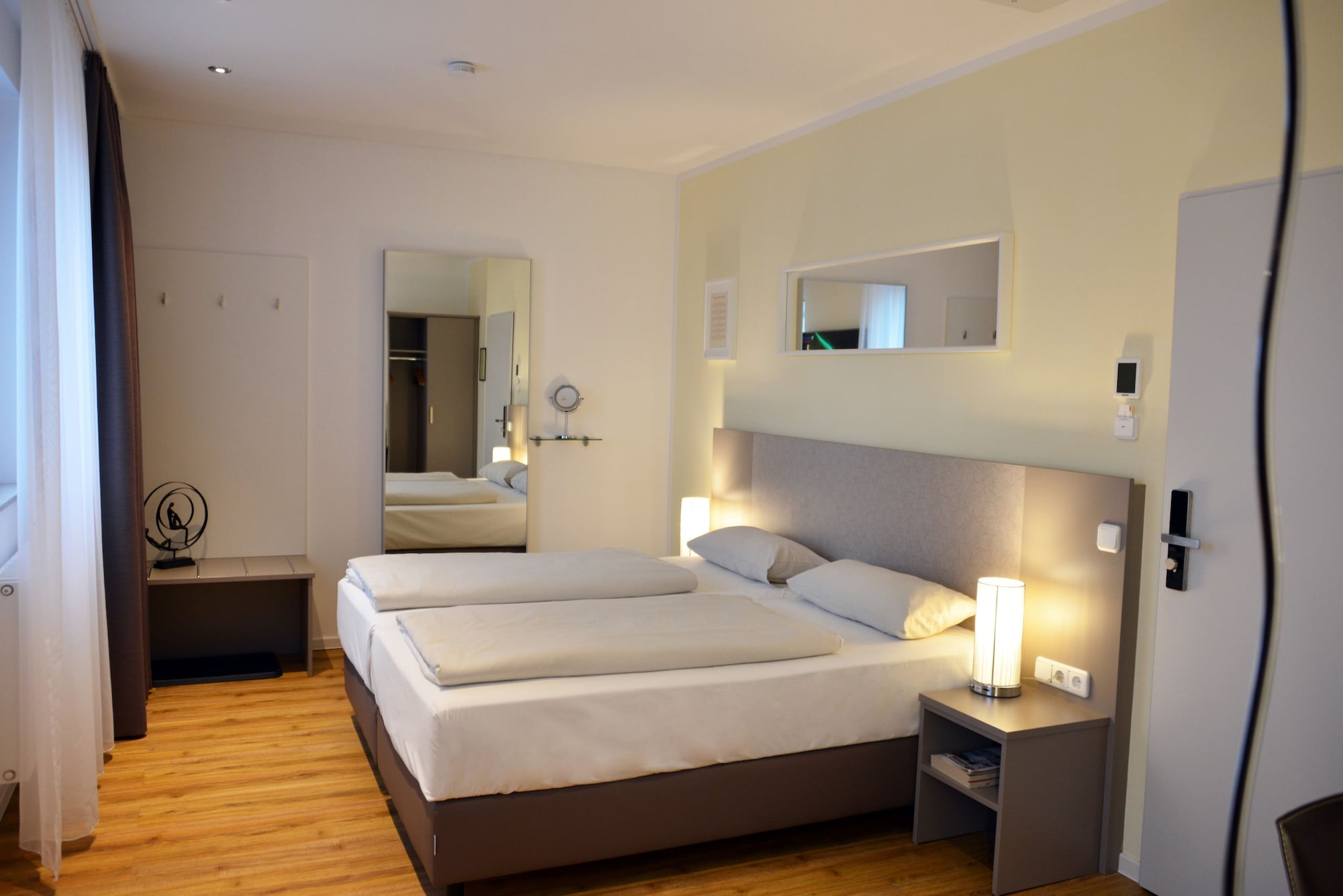 经济双人房（副楼、无电梯）