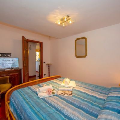 Family Apartment, Multiple Beds (Casa Bea 900 mt from sea)
