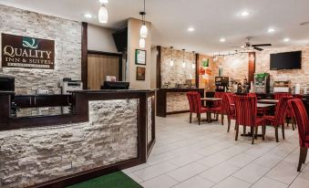 Quality Inn & Suites des Moines Airport