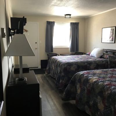 Double Room with Two Queen beds Non smoking