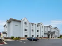 Microtel Inn & Suites by Wyndham Lillington / Campbell Univ Hotels in Lillington