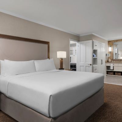 Mansion Estate Queen Guestroom Silverado Resort and Spa Promo Code