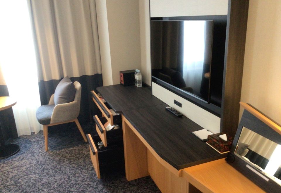 2025新装修 豪华舒适转角双床房 禁烟