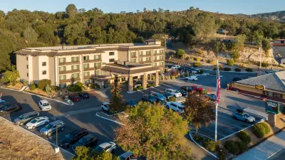 Yosemite Southgate Hotel & Suites Hotels in 