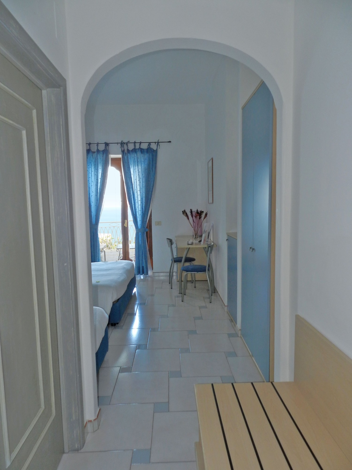 高级三人房， 1 间卧室， 露台， 海景