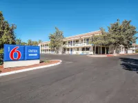 Motel 6 Redding, CA - South โรงแรมในเร็ดดิ้ง