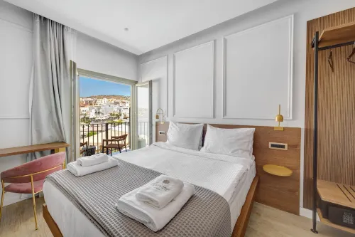 Eclectic Syros