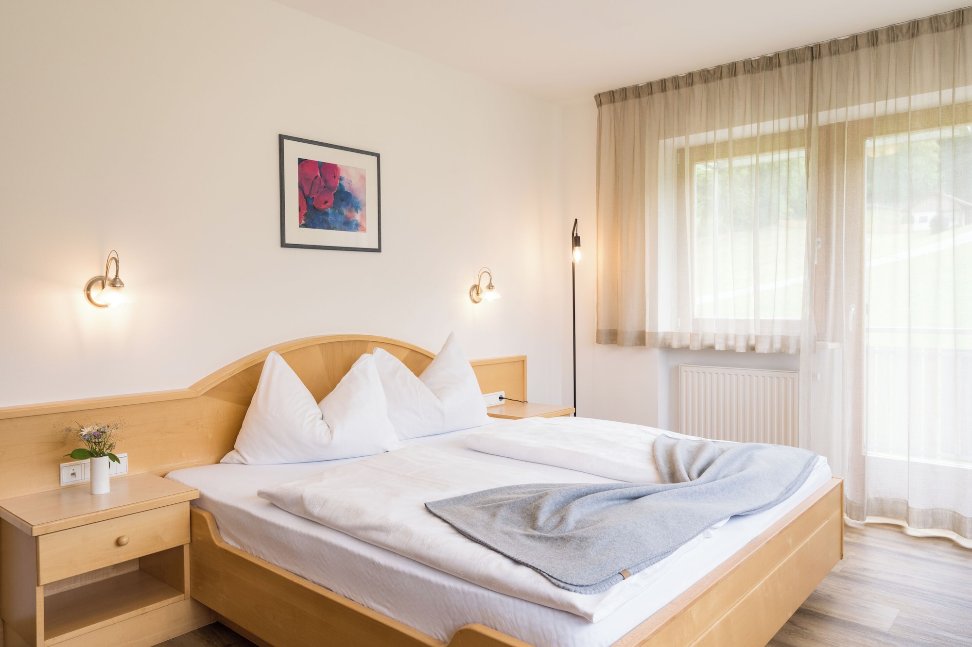 标准双人房， 1 张大床， 无烟房， 私人浴室