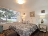 Spacious Retreat House Only 12 Miles from Seattle & Minutes 2 SeaTac Airport ベリアンのホテル