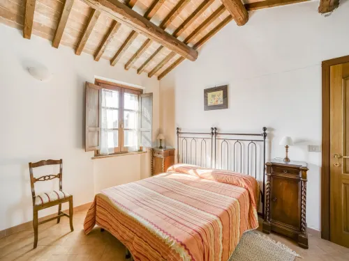 Apartment near Donatello Sculpture