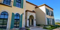 Chateau Del Valle