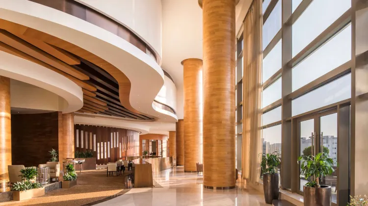 スイスホテル アル グレイル ドバイ 食事・レストラン