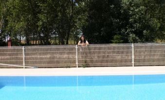 Hotel Santa Coloma del Camino - Housity