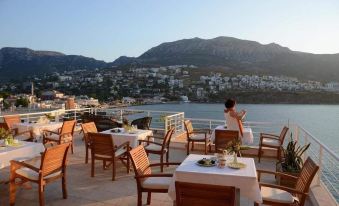Reyhan Hotel - Housity