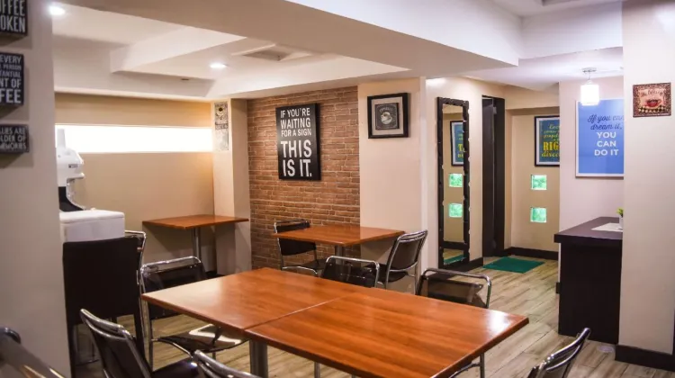 Green Banana Business Hotel 食事・レストラン