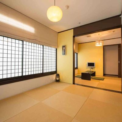 日本式スタイルの広々としたモダンな連結部屋