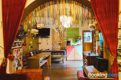 5床混合宿舍间的床位