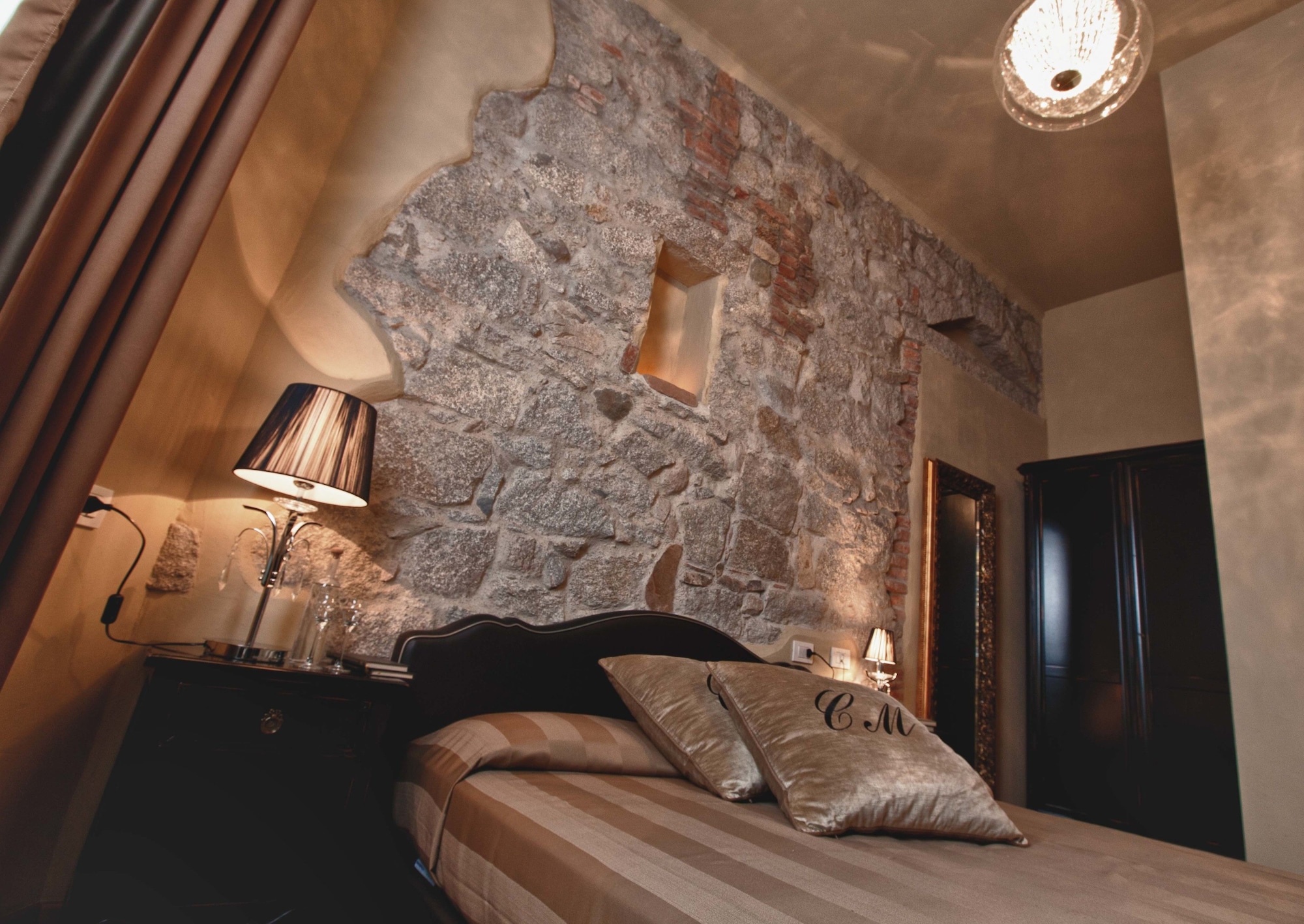 高级双人房，带一张双人床